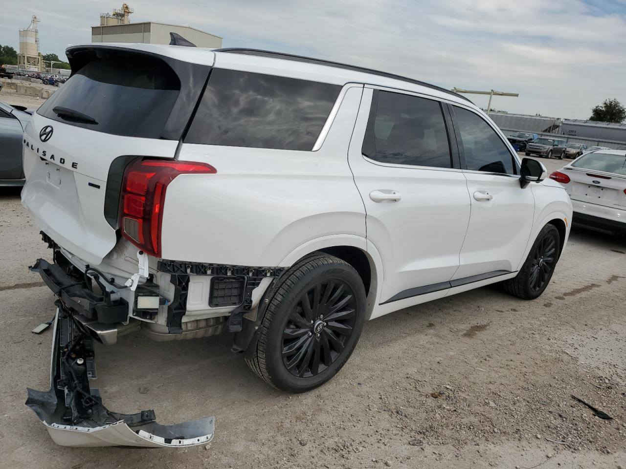 السلام عليكم بليسايد فول اعله فئه موديل ٢٠٢٤ بدون صبغ بدون ايرباك بدون تصليح دخول جديد ترقيم ذوي الشهداء بغداد السعر٣٣٥ رقم التلفون ***********
