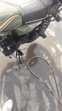 ***********
900
2025
