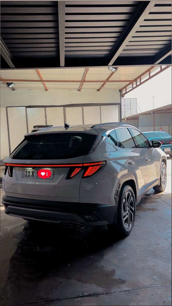 السلام عليكم 🫡 توسان 25 مكفوله حته من الزلغ السياره كارتون رقم بغداد بسمي هزه جديده سنويه جديده ماشيه 21()الف مكان السياره كربلاء وهاذا رقمي وخادم ***********
