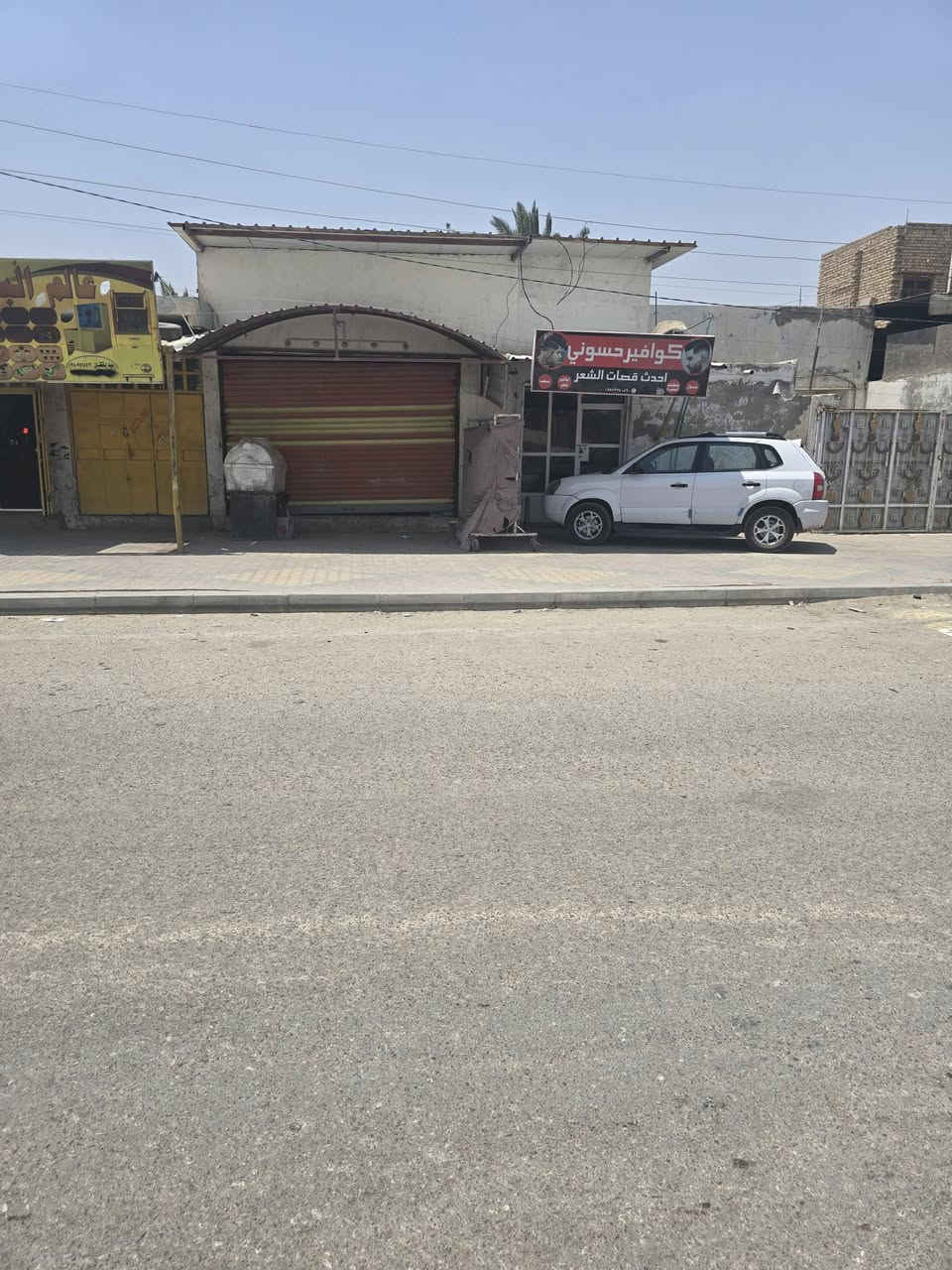 السلام عليكم
عقار  ركن ع شارعين 
تجاري للبيع مساحه 442 متر ..
يباع ربع العقار 110متر .
للاستفسار الاتصال على الرقم ***********
