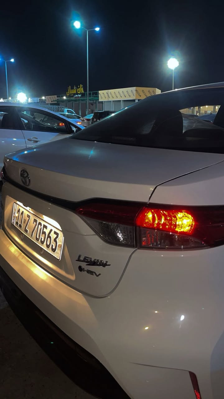 السلام عليكم 
كورلا 2025 الشكل الامريكي 
ماشيه 10الاف 
شاشه كبيره ابل كار بلي 
شاشة عدادات ديجتل 
سايد بريك دگمه 
٣ وضعيات قياده 
بصمة تشغيل وبصمة ابواب
فتحه سلايد 
وباقي المواصفات معروفه
السياره بأسمي تريد تحويل تريد وكاله 
مكفوله من كلشي وجاهزه ما ينصرف عليها كلشي
ومبدل دهن جديد ماشي عليه الف بس 
 سعره السياره 152 بيها مجال بسيط 
مكان السياره ديوانيه 
استفسار اتصل 
***********
