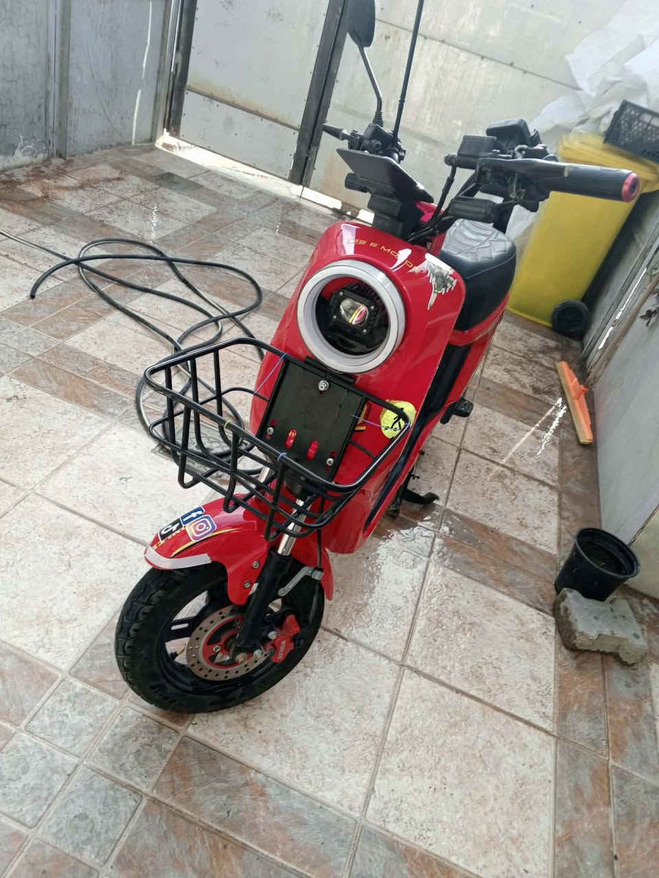 دراجه شحن نوعيه R9
لون احمر🟥
النظافه %100
بصمات 2 مع سويج 2
البطاريات وينلي الاصليات 
نظام حمايه مع قفل الاستيرن
العنوان/ كركوك حي الواسطي مقابيل محطة الواسطي 
السعر/ خاص


**إذا كنت صاحب هذا الإعلان وتريد حذفه لأي سبب، رجاءا أرسل رسالة إلى الدعم الفني**