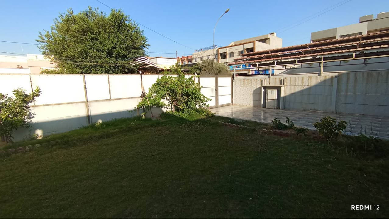 عقار للبيع

الموقع — دهوك/ دوميز

اقرب نقطة دالة/ الدفاع المدني في دوميز 

نوع العقار/ملك صرف

المساحة/ (٤٠٠)م 

غرفتين نوم/هول/استقبال /مطبخ/صحيات 

لمعرفة السعر  الاتصال على الرقم ادناه 

***********

غير متواجدين على الفيسبوك دهوك, العراق
