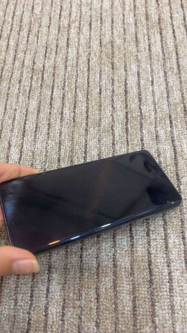 موبایلی شاومی 12جۆریی ئاسایی بی برۆیە رام 8ی 256بی ئەشیایە هه وا نادات پشت و شاشەی زۆر خاوین و بی شووخته تەنیا ئیتارەکەی کەمیک ئەکەر کال بوونەوەی هه بی دەنا بی گیشەیە نرخی 270هه زارە لە هه ولیرم أربيل, العراق


**إذا كنت صاحب هذا الإعلان وتريد حذفه لأي سبب، رجاءا أرسل رسالة إلى الدعم الفني**