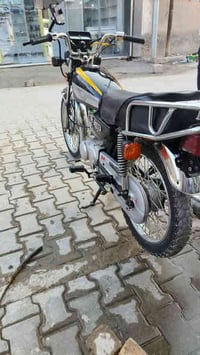 2015/12/10   دراجه حلوه م مره وحده ولفات دراجه مال جاي كلاجات ستوني شد...