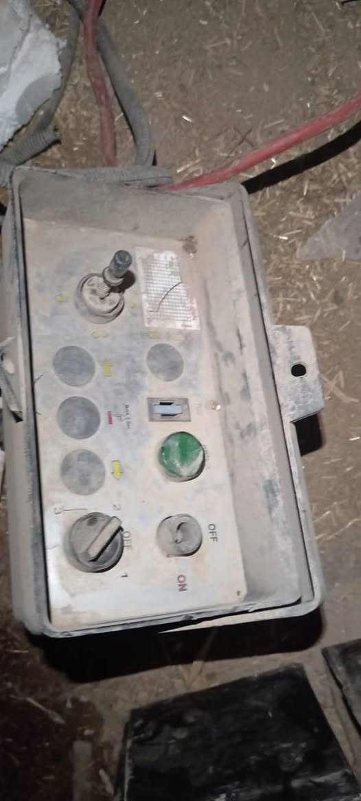 سلام عليكم البيع جهاز وريمون مال باب بودي اكتروز  معا كيبلات الجهاز مال كتروز بلادي شغال فول كامل من كلشي مكاني بغداد الاتصال ***********
