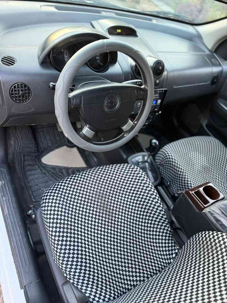 شوفرليت افيو 2006 خليجي
رقم مميز كربلاء باسمي تحويل مباشر 
حجم المحرك 4 سلندر 
عداد المسافه 174 الف km
كير اوتو .. محرك مكفول 
مواصفات .. 
4 جام اوتو - شاشه أندرويد 
كامره خلفيه - سنتر لوك 
(( السعرر 62 ورقه )) للاستفسار الاتصال 📞 
*********** 
العنوان / كربلاء / حي الحسين
