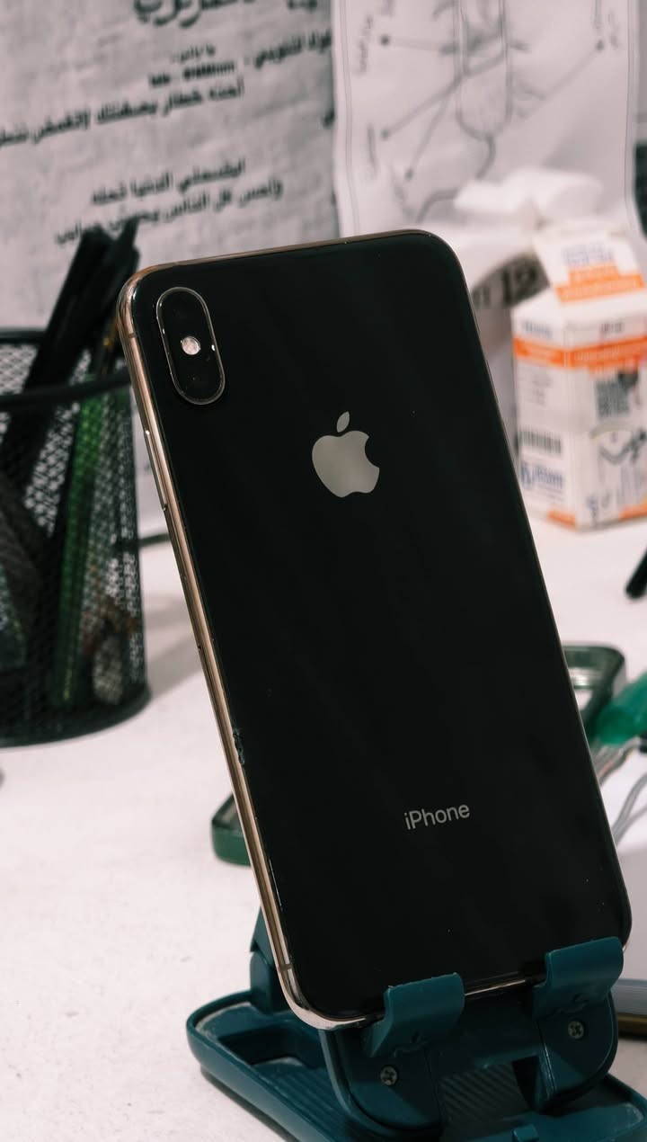 ايفون Xs Max
ذاكره 256 

مبدل بطارية وشاشة وكالة 

فقط فيس ايدي ميشتغل 

جهاز نظيف 

السعر 200 

واتساب او اتصال 

***********
مكاني ديوانية
