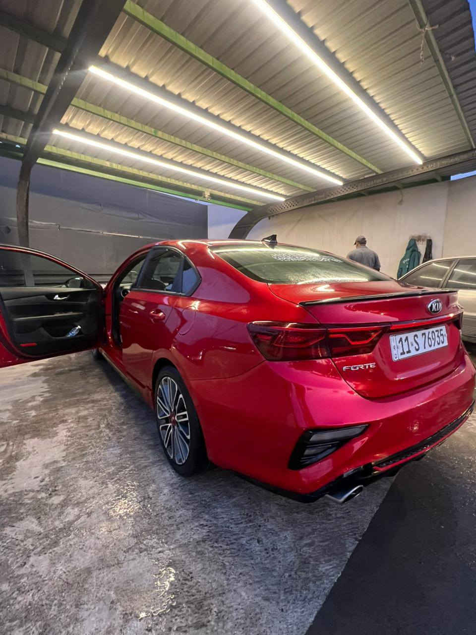 السلام عليكم 
فورتي (2020)  فئة( GT) اعلى فئة🔥بالفورتي
محرك 1600 تيربو 201 حصان
كير DCTدبل كلج 7 نمر
ماشيه (٩٣ ) م
رقم بغداد ر
المواصفات ...
1.بصمة تشغيل + ابواب + صندوق
رمز Gt على دشبول🔵
(شفتات ستيرن)🚀🚀
4..شاشة كبيرة مع نظام تشغيل ابل كار بلي
5.واندرويد اوتو
كاميرا دواره (وضعيات عدد2)
7.انظمة قيادة سمارت+ وسبورت+ ونورمال
.كشنات جلد حضن مطرز احمر مع علامةGT
9 .نظام سماعات
10..لدات داخليه متغيره الالوان( بلادي)
11.قطعتين تبريد
12.دركة D  شكل رياضي مع ختم GT
13.رادر امامي+ وتحديد مسار + كروز سرعه
14.قياده ذاتيه
15..نقطة عمياء
16..كات دوسات جانبية بلادية
17.دبل اكزوز
#لايتات_لد امامي خلفي بلادي +لد نهاري
ويل كب  حجم بلادي رياضي
حادث امريكا قبق جنطه وبيها جاملغ خلفي صبغ وبيها سونار سيارة بدون ارباك بدون دواخل ابدا 
#مكاني_كربلاء 
السعر مناسب جدا للاتصال 👇
*********** كربلاء, العراق
