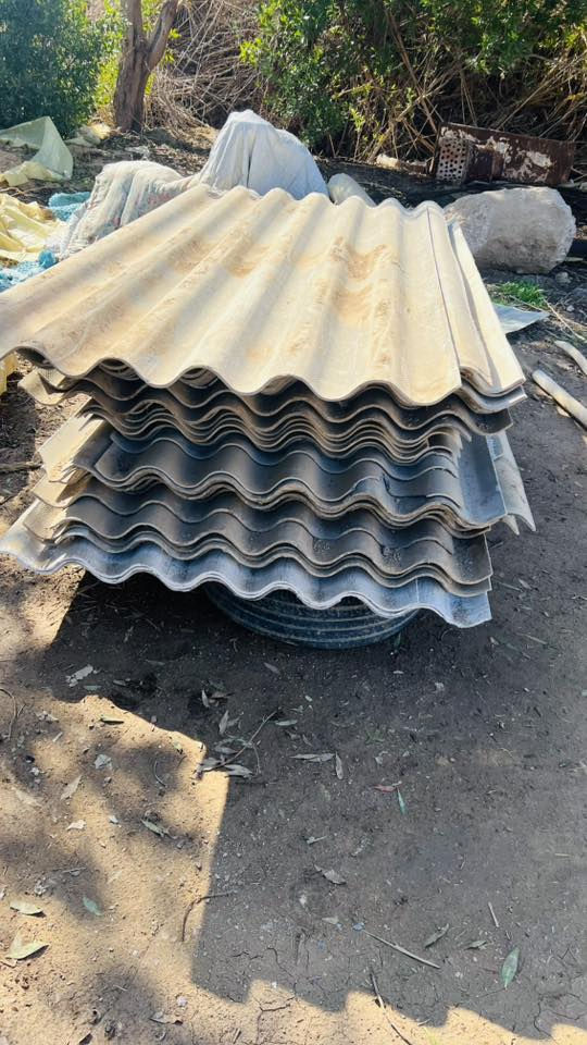 السلام عليكم. حديد نوع چنل اوكراني العرض ١٠سم الطول ٦   العدد ١٦قطعه  وازبزت50قطعه. للتواصل على الرقم***********
