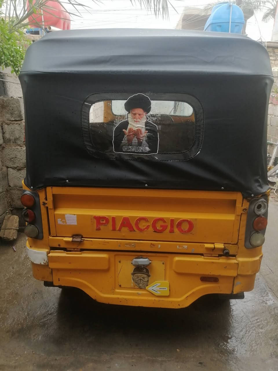 بياجو مويل ٢٠١٨
مكينه مجفته
 أوراق
السعر ٩٠٠
العنوان بغداد بوب الشام
هاتف :-***********
