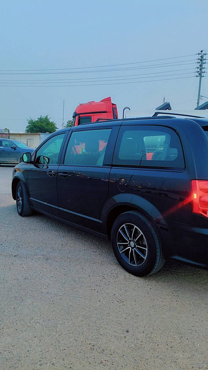 السلام عليكم اخوان سيارتي للبيع مديل19 دوج كرفان جي تي لون اسود السياره جاهزه من كلشي مكينه شرط ممفتوحه شركه كير فقد دهن مبدل يعني ممفتوح ولا مبدل بوب جنطه كهرباء حداديه قبل شهر مبدلها شرط كله اصلي خلفي امامي غرفه نضيفه كشنات جلد الاماميه كهرباء السياره بسمي اليشتري شرط خلال شهر يداور يعبر شهر يعذرني حته اكون صريح وياك اخوان السياره سعرها 175وكل التفاصيل كاتبها الك وحادث السياره موجود بالصور واني خادم يعجبك السعر اتصل تشلع عيوني مكاني كربلاء ***********وتحياتي للجميع
