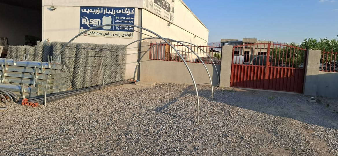 سڵاو ئەوجۆرە بەیتەمان هەبۆفرۆشتن نرخی65000هەزارە بێ چادرە قیاسی6بە4رە بەکاردێ بۆگەراج.بۆڕاگرتنی مەڕوماڵات.بۆڕاگرتنی پەلەوەر.بۆمەشتەل ئەتوانی وەکوخێمەش بەکاربێ شوێنمان چوارقوڕنە ژم***********ئاسیا***********گەیاندنیشمان هەیە رانية, السليمانية
