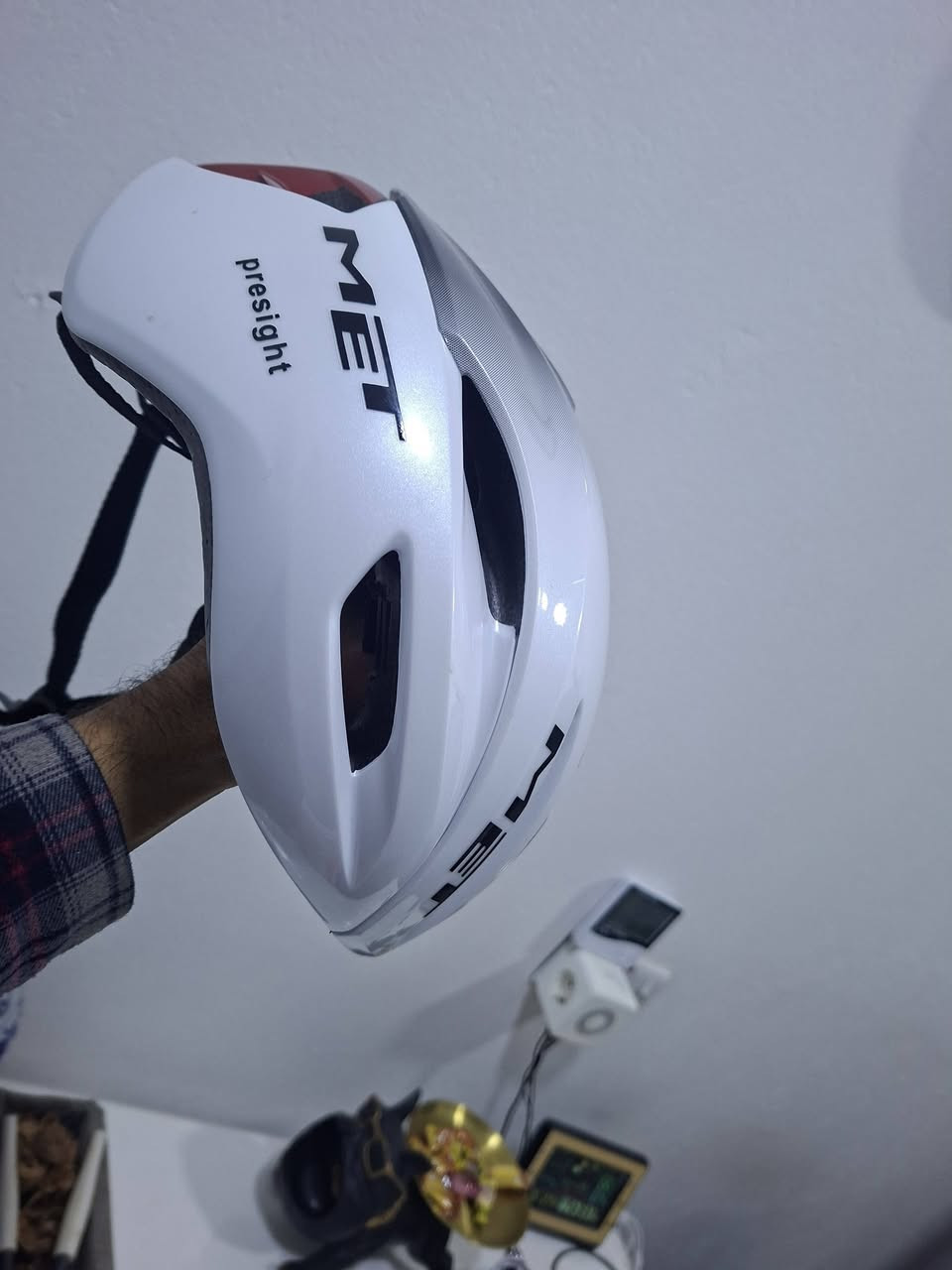 متوفر خوذة ماركة MET اصلية بسعر مناسب 
توصيل موجود


**إذا كنت صاحب هذا الإعلان وتريد حذفه لأي سبب، رجاءا أرسل رسالة إلى الدعم الفني**