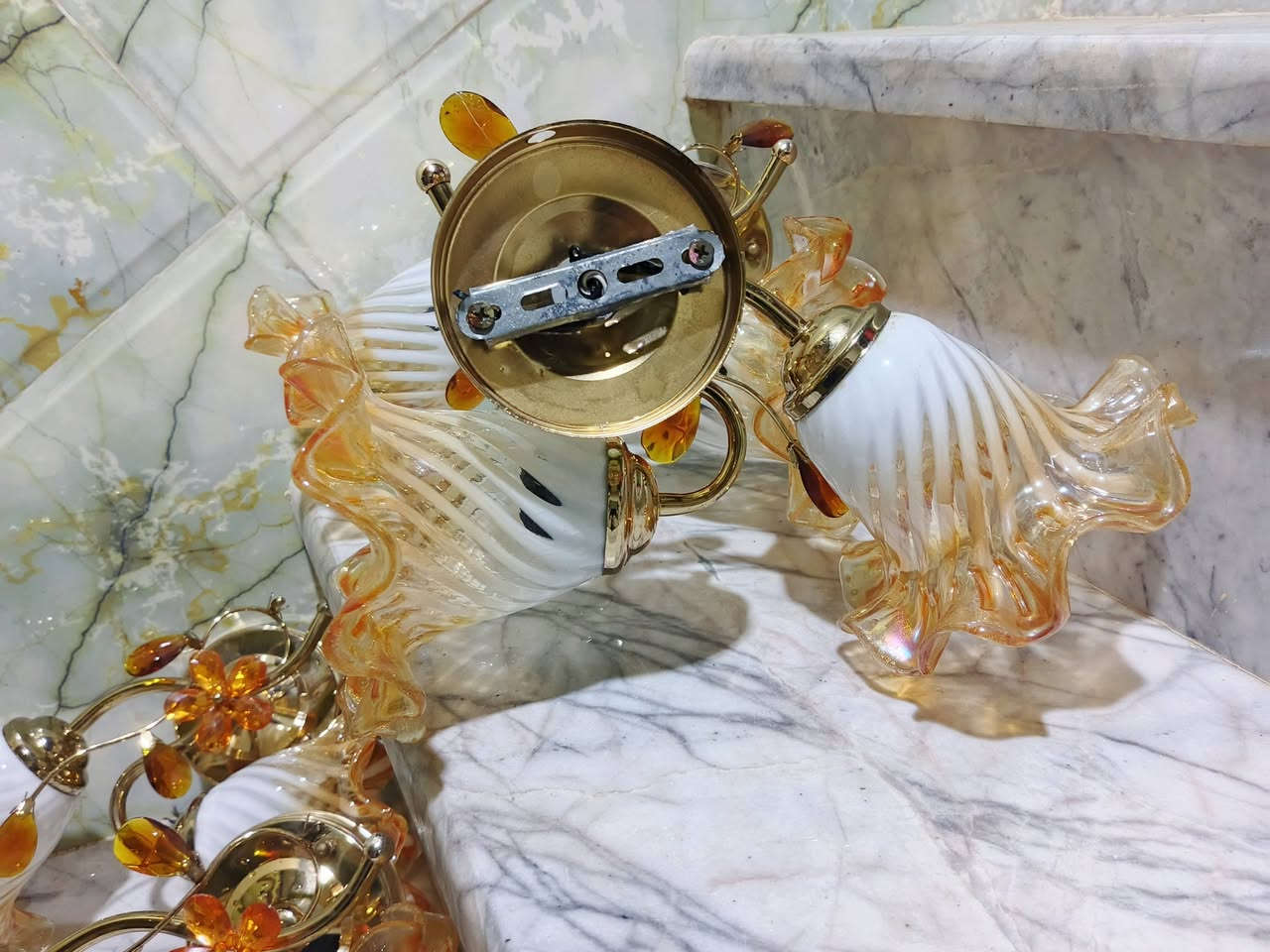 سلام عليكم
ثريات حايط نضيفات وشغالات العدد4
السعر 50


**إذا كنت صاحب هذا الإعلان وتريد حذفه لأي سبب، رجاءا أرسل رسالة إلى الدعم الفني**