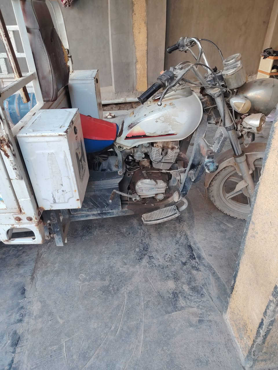 ستوته للبيع اوراقها موجوده موديل ٢٠١٦ قفل ٩٠٠ الف
***********
