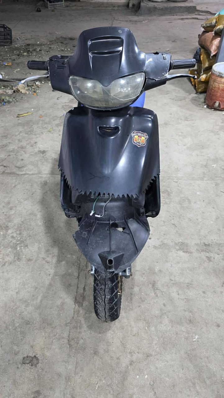 للبيع دراجه بسعر مناسب كلشي شغال بيه كفراته موجوده الشراي يجي خاص أو يتصل ***********
