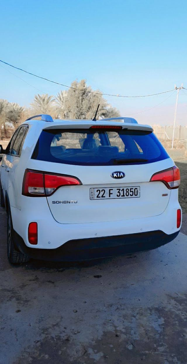 السلام عليكم سورنتو 2014 خليجي نص فول
السيارة كلين ماعده بارد كد شبر باب الصدر 
مكفولة من الفتح والتبديل والصبغ 
محرك GDI ٢٤٠٠ 
تحكمات ستيرن 
بصمة
مرايات كهربائية 
اشارات ترحيب بالبيبان 
مودات قيادة ٣ 
٧ راكب ٣ قطع تبريد 
رقم اربيل ب اسمي سنوية ماساقطة 
عنوان السيارة بغداد الشعلة 
للاستفسار ***********
