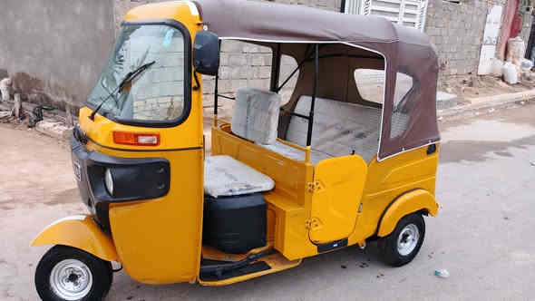 سلام عليكم تكتك 21 شهر 7 للبيع كفاله عامه  رقم مداور مباشر تخم تاير جديد ابد مابيه نقص الشراي يتصل ويدلل ***********
