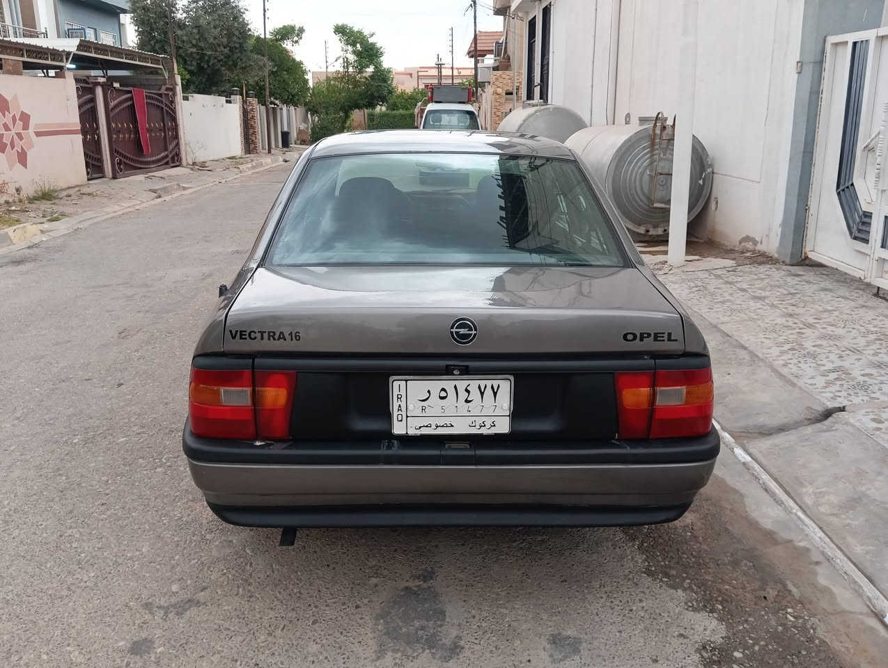 اوبل فيكترا صندوق موديل  1991محرك16 استيرن باور صبغ عام جمالية مشروع وبطاقة بانزين السعر 38 وبيها مجال بسيط للاتصال ***********
