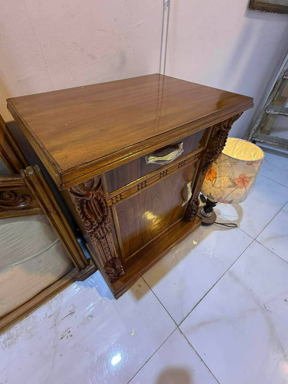 غرفه زان مصري صاج داخل خارج
السعر مليون ٥٥٠ مليون ٤٠٠ قفل 
شد نقل داخل بغداد مجاني 
نضافه ٩٥ 
غرفه ضخمه حلوه ضهر جرجوبه براي


**إذا كنت صاحب هذا الإعلان وتريد حذفه لأي سبب، رجاءا أرسل رسالة إلى الدعم الفني**