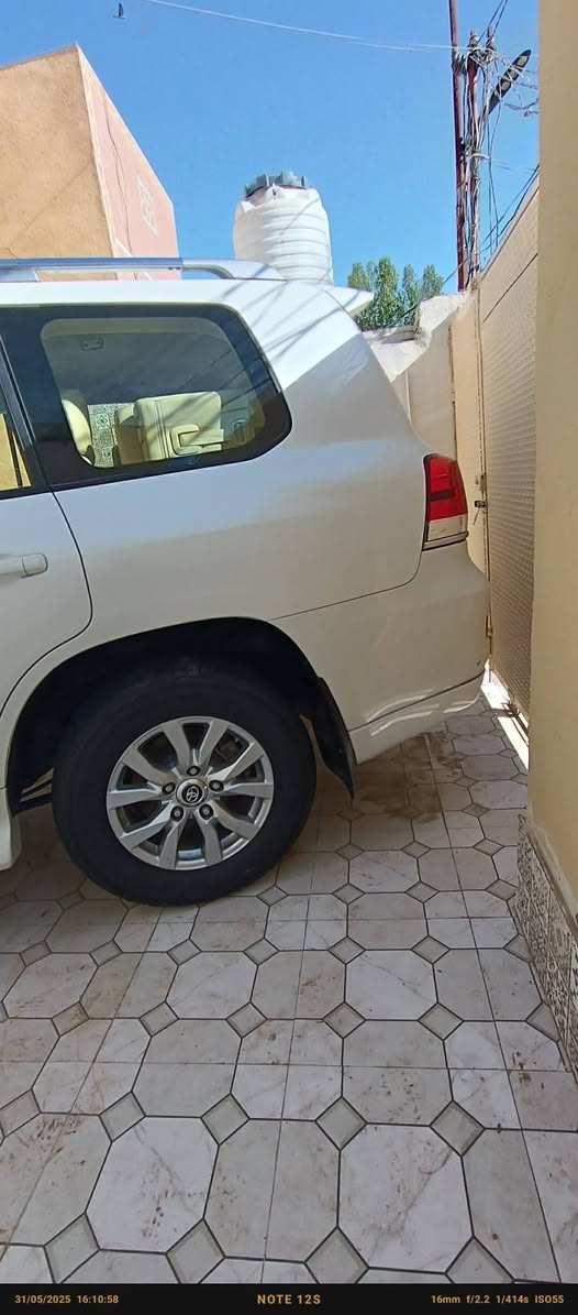 السلام عليكم
لاندكروز 2017 اصل ( ساز  ) رقم بغداد مشروع وطني ابسمي 

سياره ماشية 90 الف  حقيقه 

السياره مكفوله من الضربه والصبغ والتبديل والفتح وشرط  ابدون لاصبغ ولا تبديل شرط السونار
فقط بارد شي بصيط جدا تقريبا اربع اصابع بالجاملغ الامامي شبر بل بنيد بارد  ومينشافن الا بالسونار 

مواصفاتهه . ساز معروفه تچي فووول واحد على واحد

ماكو داعي لذكر المواصفات جنايتهه يعرفون هل شي

سعرهه...   515   يعني 51 الف ونص وبيهه مجال بصيط 

مكانهه ديالى 

***********
