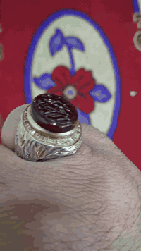 ​قطعة نادرة من العقيق اليماني الكبدي الأصيل، مرصعة ببريق الألماس الحر، في صياغة يدوية فاخرة تعكس أدق تفاصيل الفن والجمال. تحفةٌ تليق بمقتني النوادر وعشاق الأنتيك الملكي.
📍 الموقع: بغداد.
🚚 التوصيل: متاح داخل بغداد، ولجميع المحافظات، وكافة أنحاء العالم 🌎.
📞 للاستفسار والتواصل: ***********
​#العقيق_اليماني #عقيق_كبدي #مرصع_بالألماس #صياغة_يدوية #نوادر_العقيق #خواتم_ملكية #أنتيك #تحف_نادرة #بغداد #العراق #خواتم_أنتيك #الألماس_الحر #صياغة_خاصة #عقيق_يماني_أصلي #مقتنيات_ثمينة #توصيل_عالمي #الكبدي_اليماني #نوادر_الأحجار #Gemstones #YemeniAgate #AntiqueRings #HandmadeJewelry
