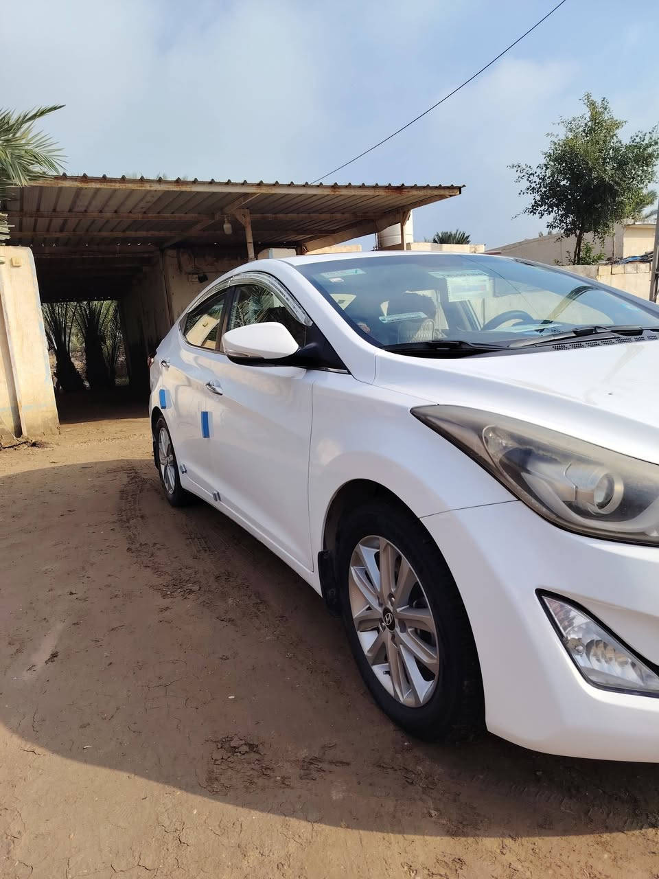 النترا موديل 2016  بغداد انكليزي بسمي فول مواصفات محرك 2000 بعده على الشركه ماشيه 100 الف فقط سياره جديده قطره صبغ ماكو ولا تبديل ولا خياس ولا شخط يعني موس  شرط التحويل سعره 140 عنوان واسط صويره ***********
