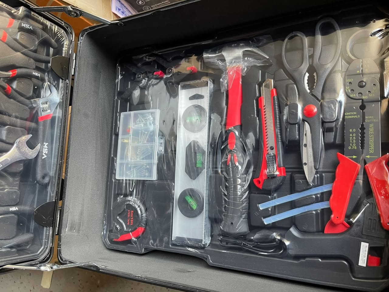 حقيبه عده
 ٦١٠ قطعه داخليه 
الاصلي وزن ثقيل 
السعر ٥٠ الف


**إذا كنت صاحب هذا الإعلان وتريد حذفه لأي سبب، رجاءا أرسل رسالة إلى الدعم الفني**