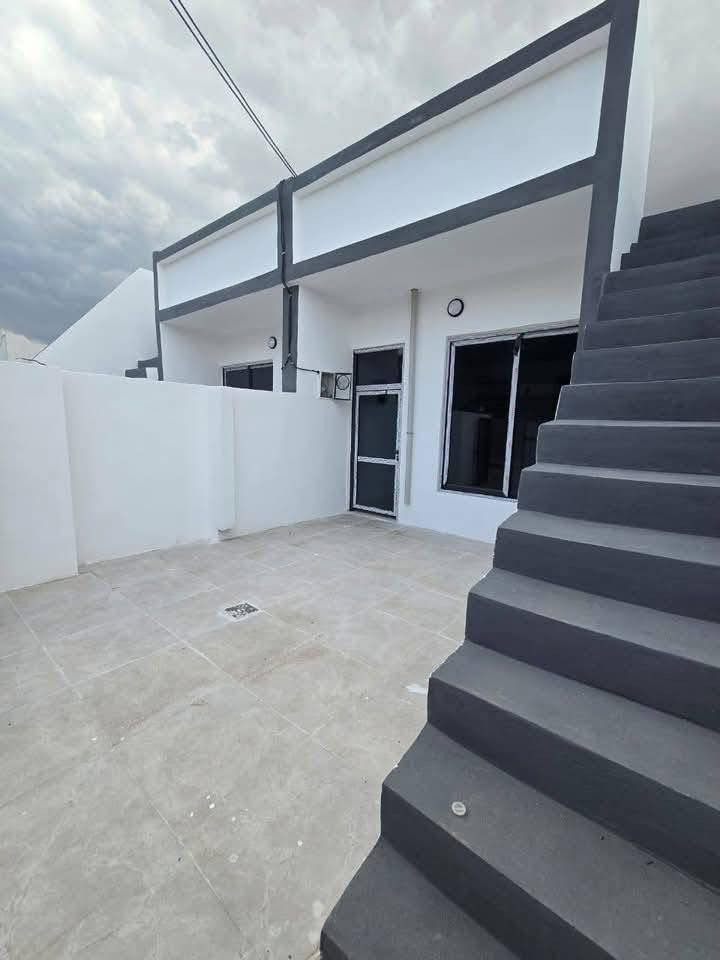 بيع مستعجل جدا 
دار للبیع مساحة 100 متر
فول سيراميك بناء حدیث صفر مامسكون 
الموقع دروازة
كلش قریب ع شارع العام 
سعر مناسب جدا جدا 
سعر فقط 31 مليون 
استفسار
***********
***********
