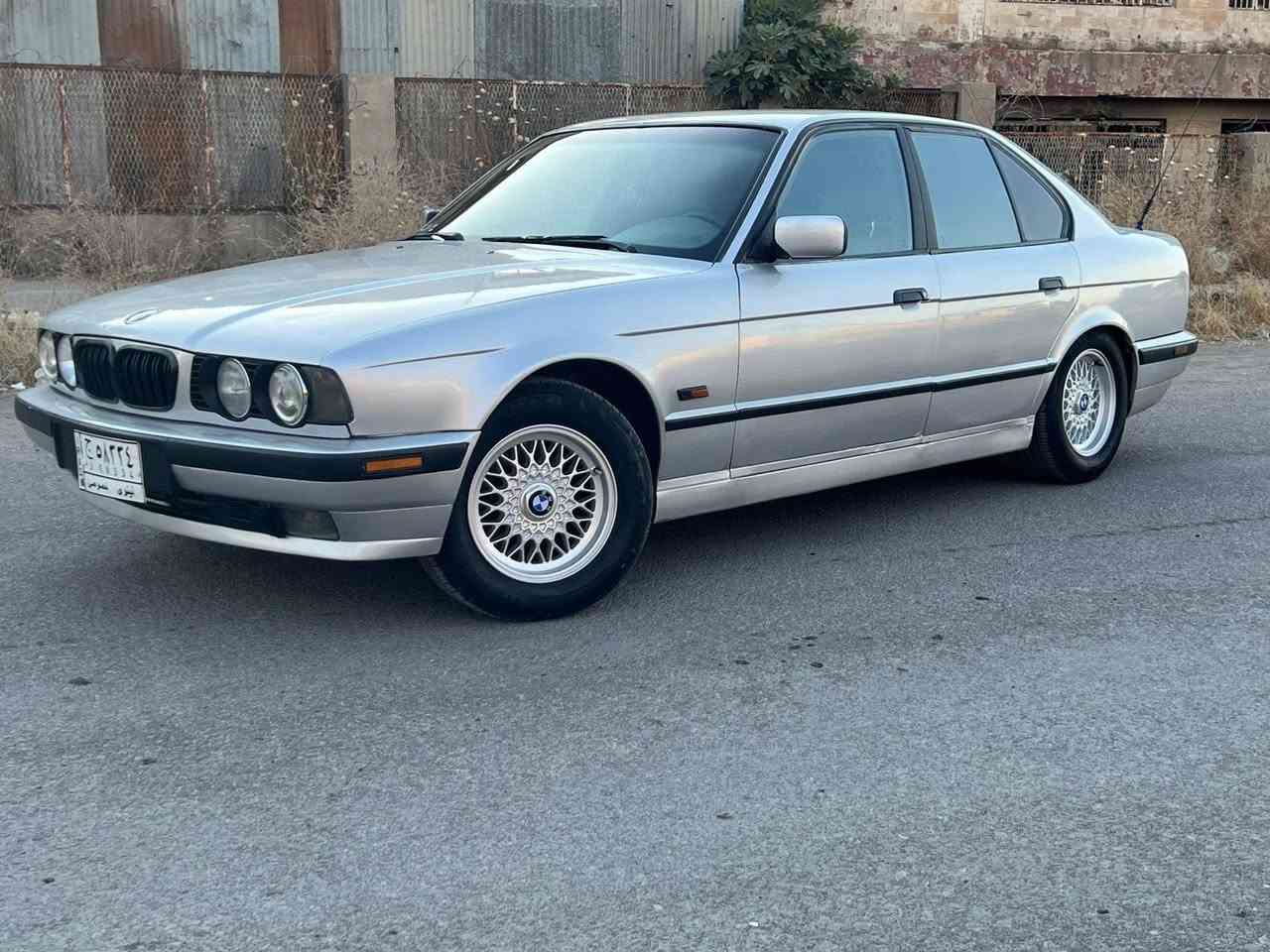 بي ام 525i اصل للبيع
موديل ١٩٩١

گير اوتو 

لون سلفر

تبريد ثلج

تدفئه

شاشه + كامره خلفيه

طخم تاير جديد

ويل نحله جديد اصلي 

طخم امامي و خلفي جديد

محرك ٦ كبس شرط 

گير شرط

كشنات جلد + غرفتها جديده

بيها مضخم صوت 

رقم نينوى

السياره بدون طخه

مصبوغه عام جماليه

سعرها 70 و بيها مجال
***********
***********
