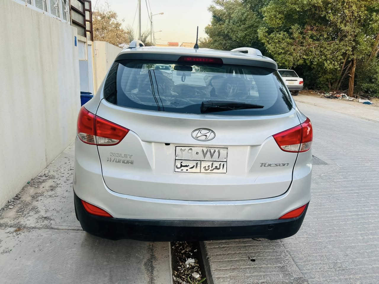 السلام عليكم
حبايب عندي 
هونداي توسان 
موديل 2012 
وارد خليجي 
محرك : 2000 
رقم أربيل وكاله تحويل الي يعجبك 
مواصفات معروفه 
حبايب سياره بيه بنيد صبغ وبيه رصعات مال حالوب 
بدون داخل شرط . كامل مواصفات عدى الفتحه فقط 
سياره نضيفه بمعنى الكلمه تجنن والله 
جاهزه من جميع النواحي اسم نقص مابيه 
السعر ب115 وبيه مجال قليل جدا 
رقم الاستفسار ***********
