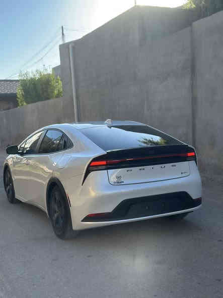 السلام عليكم 
تيوتا بريوس الشكل الجديد (2024) امريكي دخول جديد بأسمي ضررها بنيد فقط والباقي كفاله عامه ماشيه (10 الالف) محركها(2000) هايبرد 
مواصفات 
بصمه ابواب 
بصمه تشغيل 
تشغيل عن بعد 
شاشه 
كامره خلفيه 
حساس امامي 
حساس خلفي 
رادارت اماميه 
رادارت خلفيه 
مانع انزلاق 
سايد بريك بصمه 
اوتو هولد 
وضعيات قياده 
ومواصفات البريوس معروفه 
السعر//168 ورقه وبيها مجال 
للاتصال//***********. // او// 08732653924
