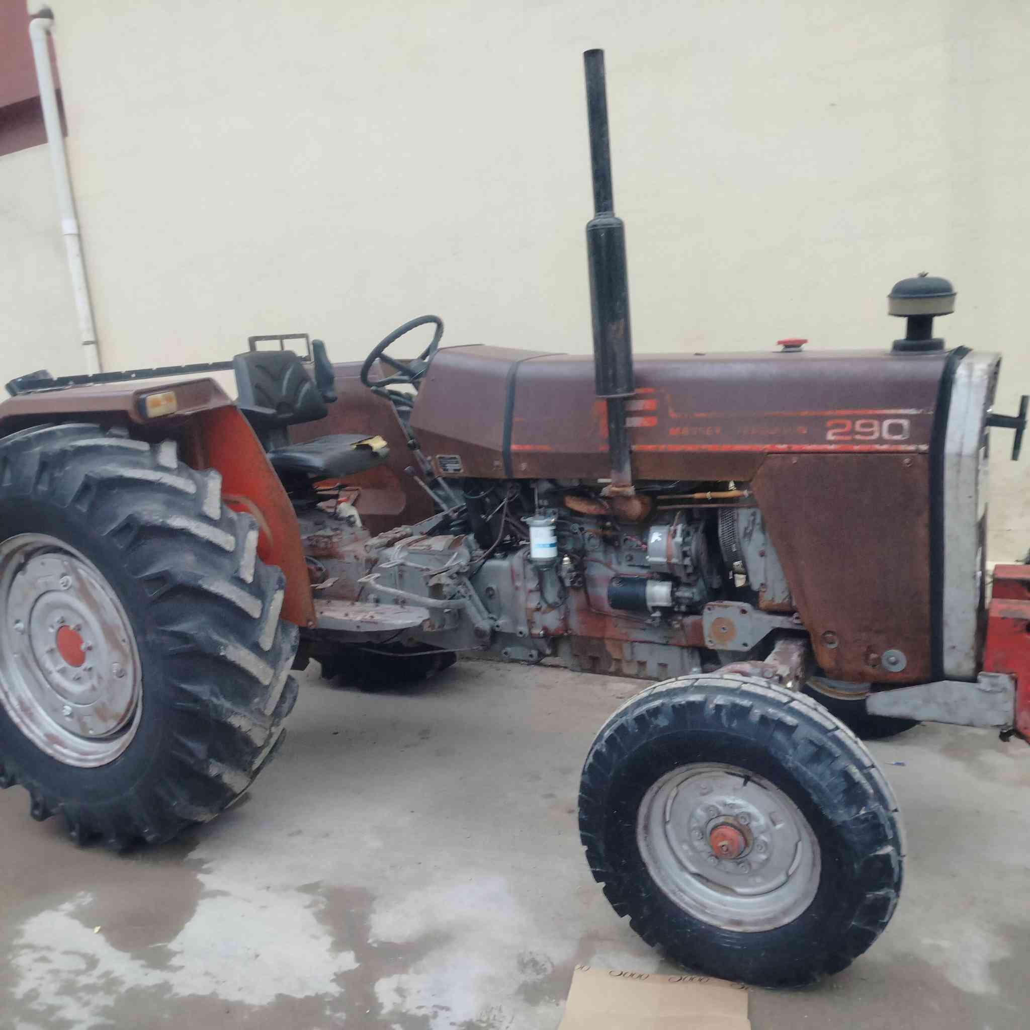 تلكتر للبيع 
وكله شرط مكينه كير اكسن هدروليك 
شرط تحويل ثاني يوم 
رقم انكليزي سنويه لي2029
استفسار اتصل 
***********
***********
