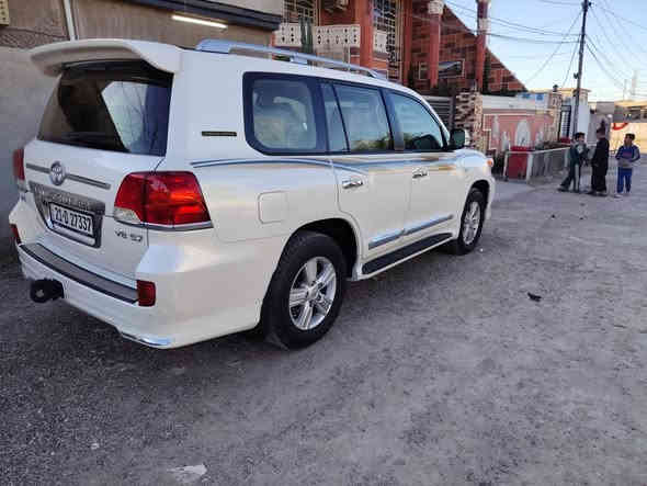 السلام عليكم
لاندكروز 2013 بريم 
5700 /VXR 
فول مواصفات
مكفوله كفاله عامه 
السيارة جديدة 
 مسويله ادامه كاملة 
تخم تاير جديد 
باقي التفاصيل بالصور 
السعر 43
اي ستفسار اتصل
***********
*********** بغداد
