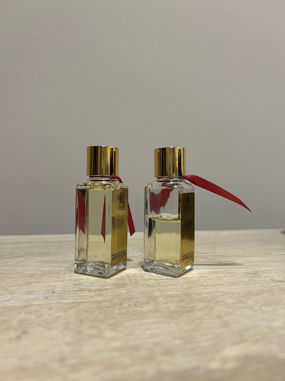 السلام عليكم
Above the waves متبقي كما موضح 
السعر ١٠٠ الف

كيرلان اوم edp متبقي ٣٥ مل 
السعر ٢٥ الف

فيبراتو النسخة الفرنسية متبقي كما موضح
السعر ٦٠ الف

سامبلات تيليا ١٥ مل 
السعر ٥٠ الف


**إذا كنت صاحب هذا الإعلان وتريد حذفه لأي سبب، رجاءا أرسل رسالة إلى الدعم الفني**