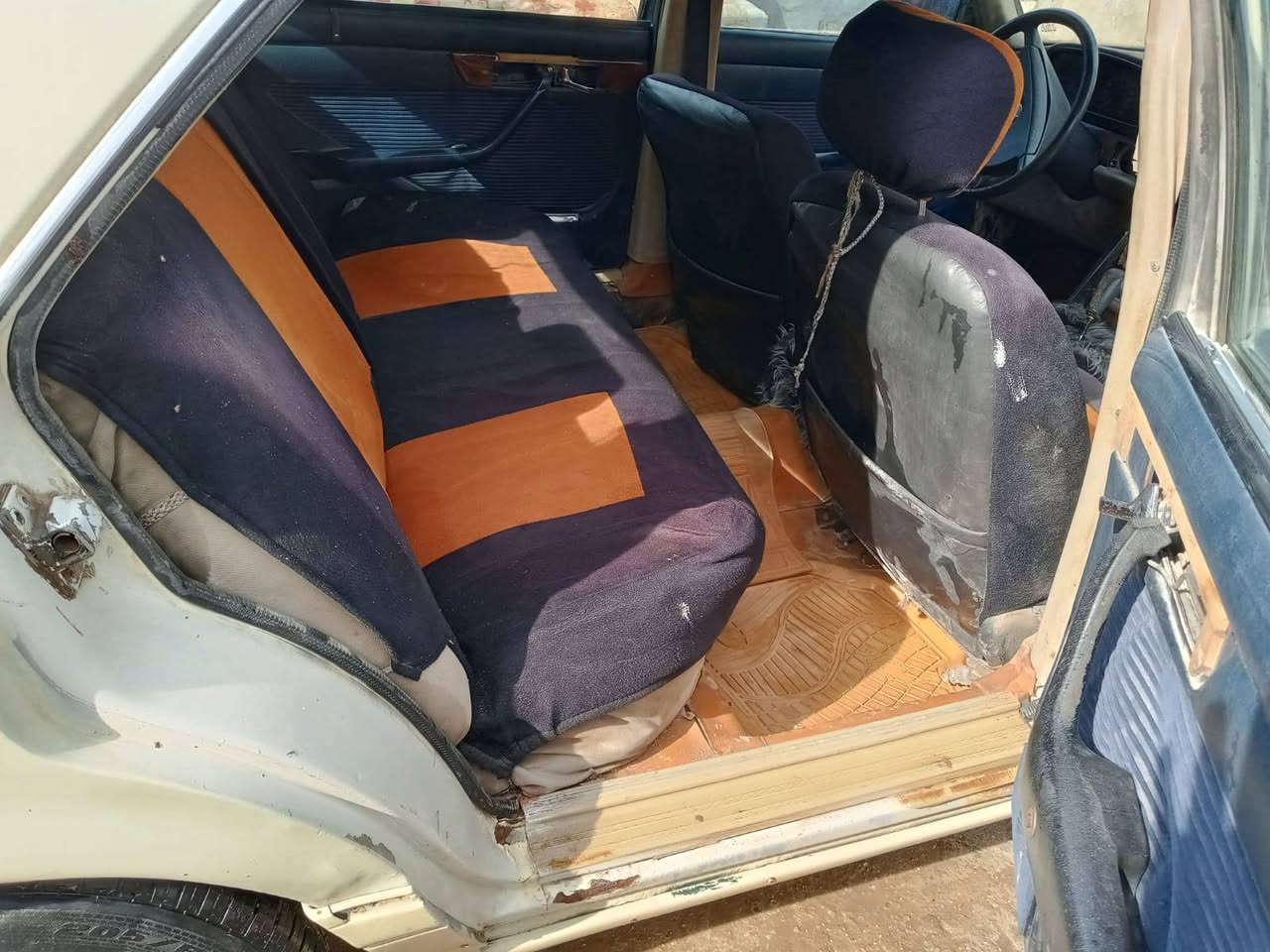 يا الله السلام عليكم من رخصه المدير والاعظاء سياره مرسيدس رئاسي موديل 86سياره خير من  الله تخم تاير حداديه باتري كهربايات كله جديد كير أو محرك بل جيس سنويه راعيها في كربلاء عدنه وكالة عامه مستمسكاته عندي بيها محرك مال بطه جيس مكاني كربلاء طوريج السعر 18او بيها مجال لطيبين *********** أو الاسيا ***********
