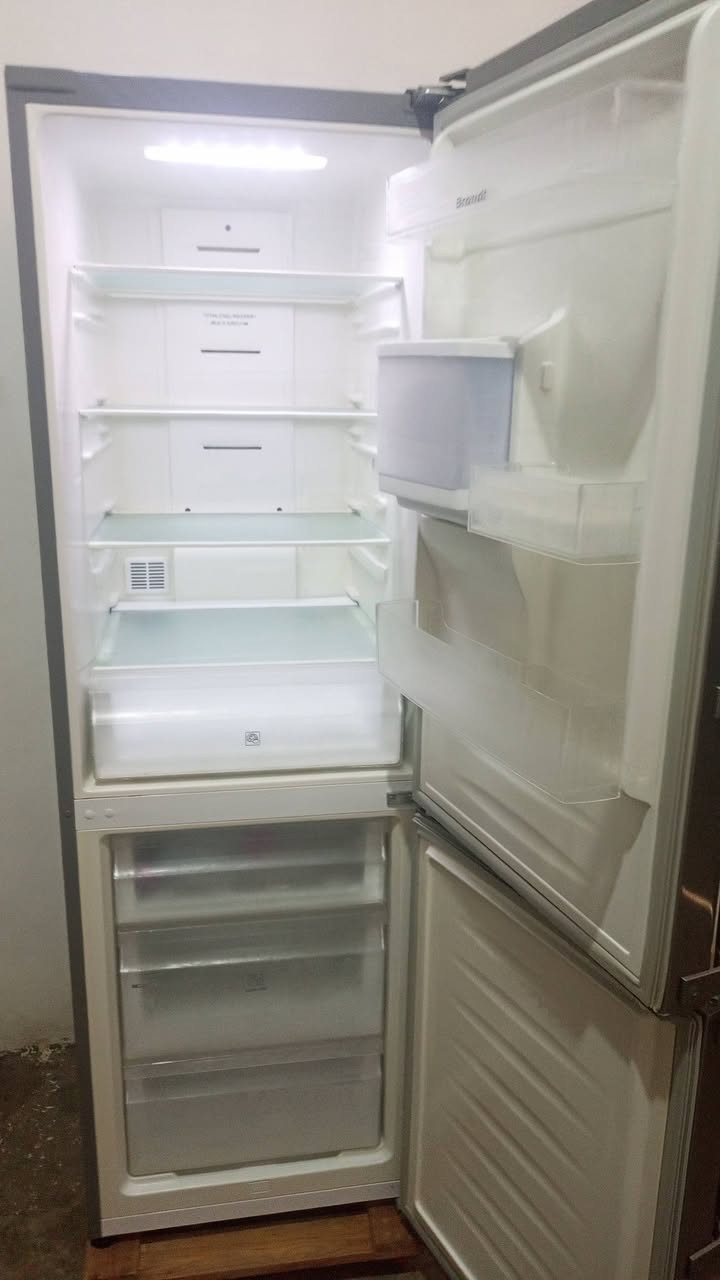 Machine à laver Condor 12 kg 
Frigidaire Brond No Frost
0792124668


**إذا كنت صاحب هذا الإعلان وتريد حذفه لأي سبب، رجاءا أرسل رسالة إلى الدعم الفني**
