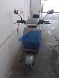 دراجه شحن بعدهي جديده ب800 وبيها مجال رقم 07728563362 /مكلف بل نشر لحد...