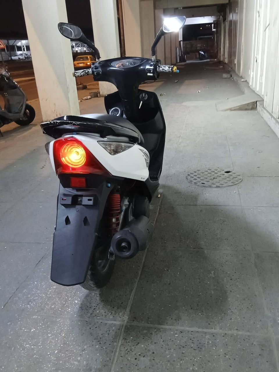 السلام عليكم شباب دراجة ماكس ثعلب 140 دراجة كلهه ابلادية وكلهة شغالة كابريتر سلف  ابلاديات كفرات كلهه ختم وية المكينة وكهربايات كلهن شغالات شلعة ومعدل ونعومة متنسمع برغي واحد ما مفتوح بيهة العنوان بغداد باب المعضم ولا ستفسار ***********
