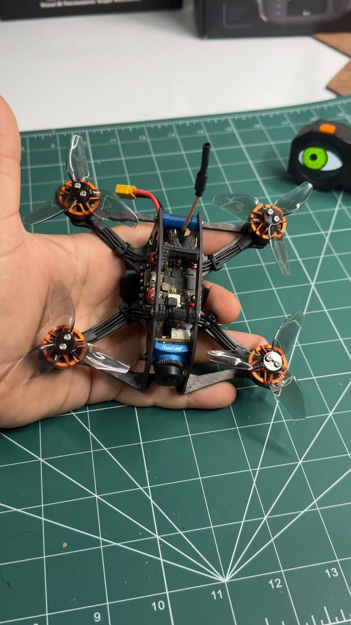 FPV 2.5”
FC   SPEEDYBEE F4 MINI 
ESC   3S - 6S       BLS 50A 
محركات YSIDO  1505 - 2650KV
VTX    SpeedyBee TX800mw
ELRS 2.4GHz Receiver
كامرة RunCam Analog FPV Camera
راديو من شركة BETAFPV ELRS2.4
نظارة Redpawz VR-D1 FPV Goggles


**إذا كنت صاحب هذا الإعلان وتريد حذفه لأي سبب، رجاءا أرسل رسالة إلى الدعم الفني**