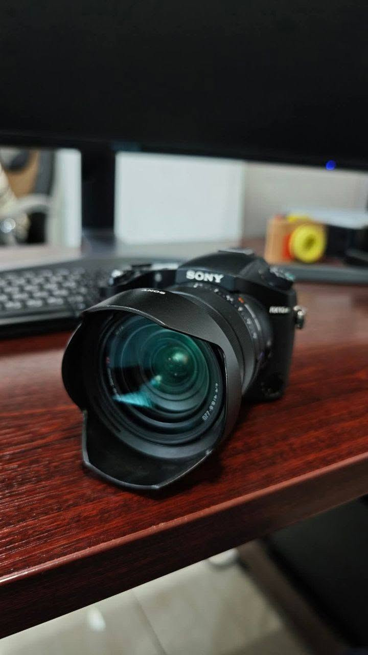 قطعة نادرة
Sony RX 10 IV 

كاميرا نادرة الوجود في العراق 

علمًا أن سعر الجديدة 1700$

سعر البيع عندي مليون و600 الف

مع ٥ بطاريات وشاحنتين ورامين 32 كيكا

لا تسأل عن مواصفاتها اذا ما تعرفها يمكنك البحث بالإنترنت عنها تجنّبا لمضيعة الوقت

للطلب راسلنا او واتساب 

***********
