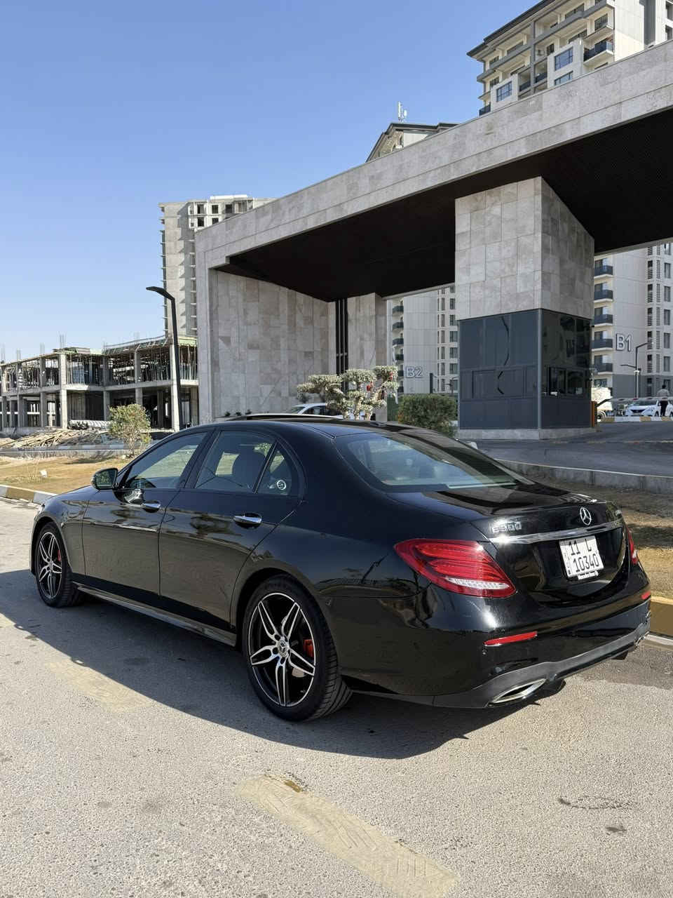 السلام عليكم 
مارسدس 
E300
اسود 
فول مواصفات 
2019 model
(٤ قطع صبغ 
بغداد دولي تحويل ثاني يوم
سعره ٢٣٩ قفل مال بيع او مراوس 
ناشره بسعر c300
للاستفسار 
*********** واتس
