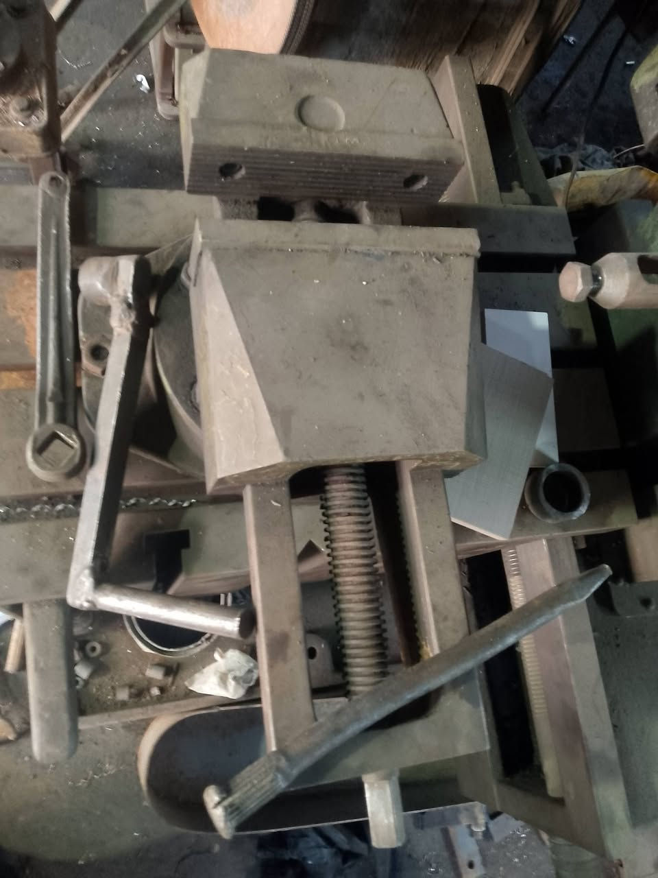 رنده جيكي شوط 60 مع منكنه و دفايدنك شرط الشغل و النظافة للبيع السعر تواصل عالرقم *********** وات ساب
