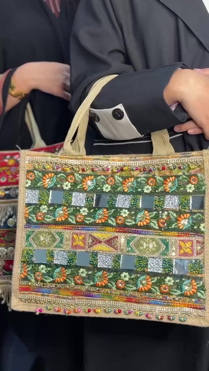 هدايا لعيد الام مميزه جدا شغل هاند ميد https://www.instagram.com/omaima_gallery?igsh=MWJ6YjJzdXozNnJjZA==


**إذا كنت صاحب هذا الإعلان وتريد حذفه لأي سبب، رجاءا أرسل رسالة إلى الدعم الفني**