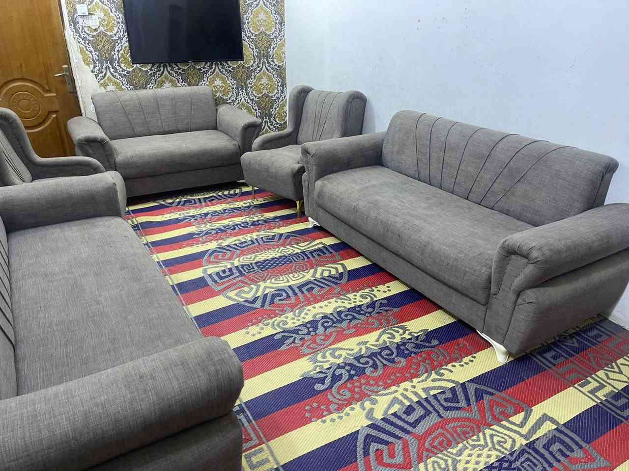 تخم 10 مقاعد تكمه بلوك نضيف بدون اي ضرر ب210 وبي مجال
***********
