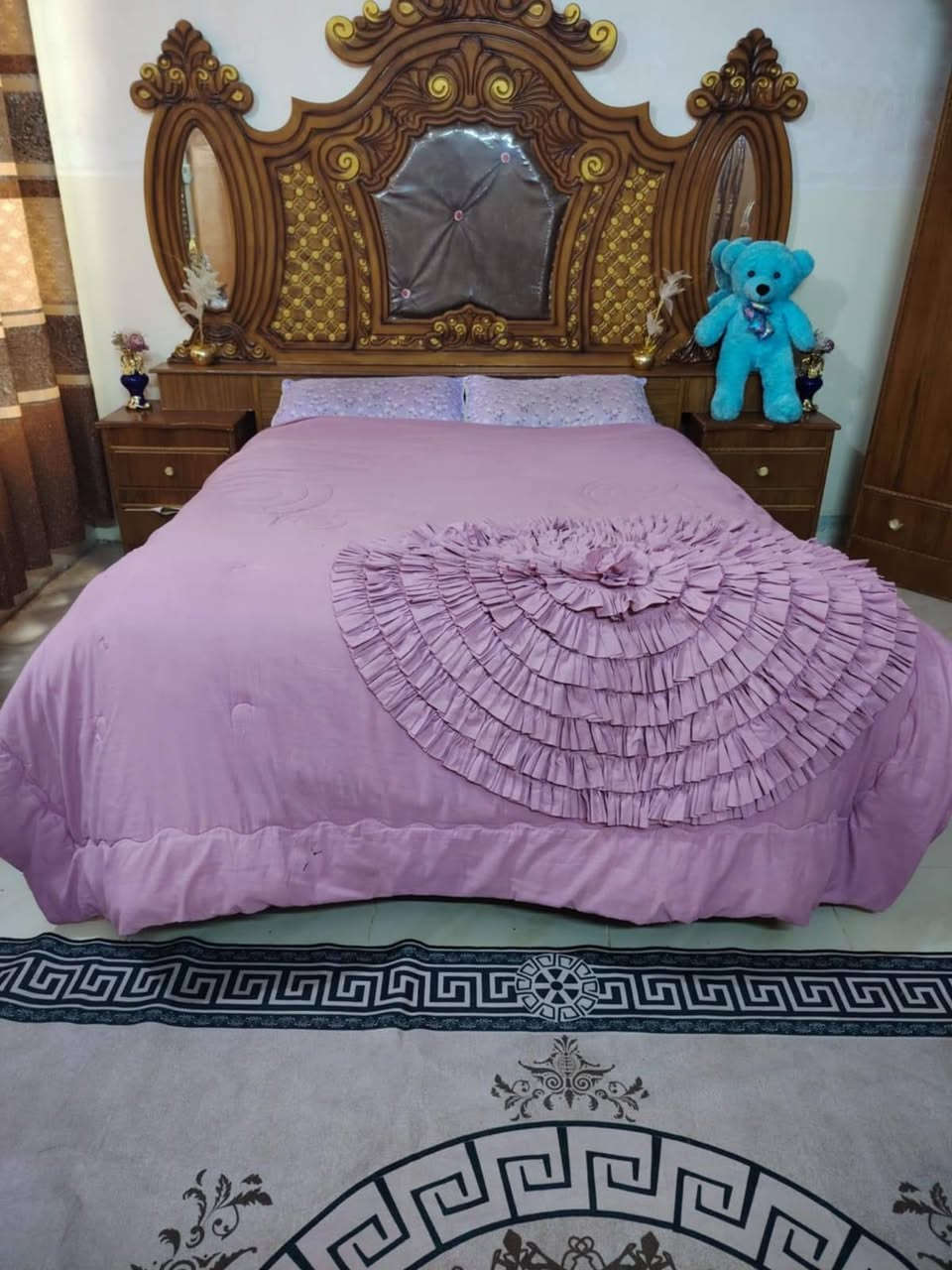 السلام عليكم غرفة اخشاب للبيع جديددة مستخدمة شي قليل ام الملحق شغلهة درجة اولى مودايح ***********
