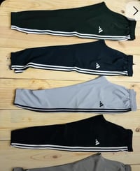 واتس المصنع • ملابس • تواصل