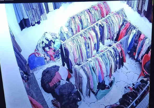 تصفيه محل ملابس باله اوربي مشكل قماصل ويلك رجالي واطفالي ونسائي بانسب السعر شراء بظاعه كامل 
موقع كركوك فقط  للتواصل اتصال بالرقم ***********
