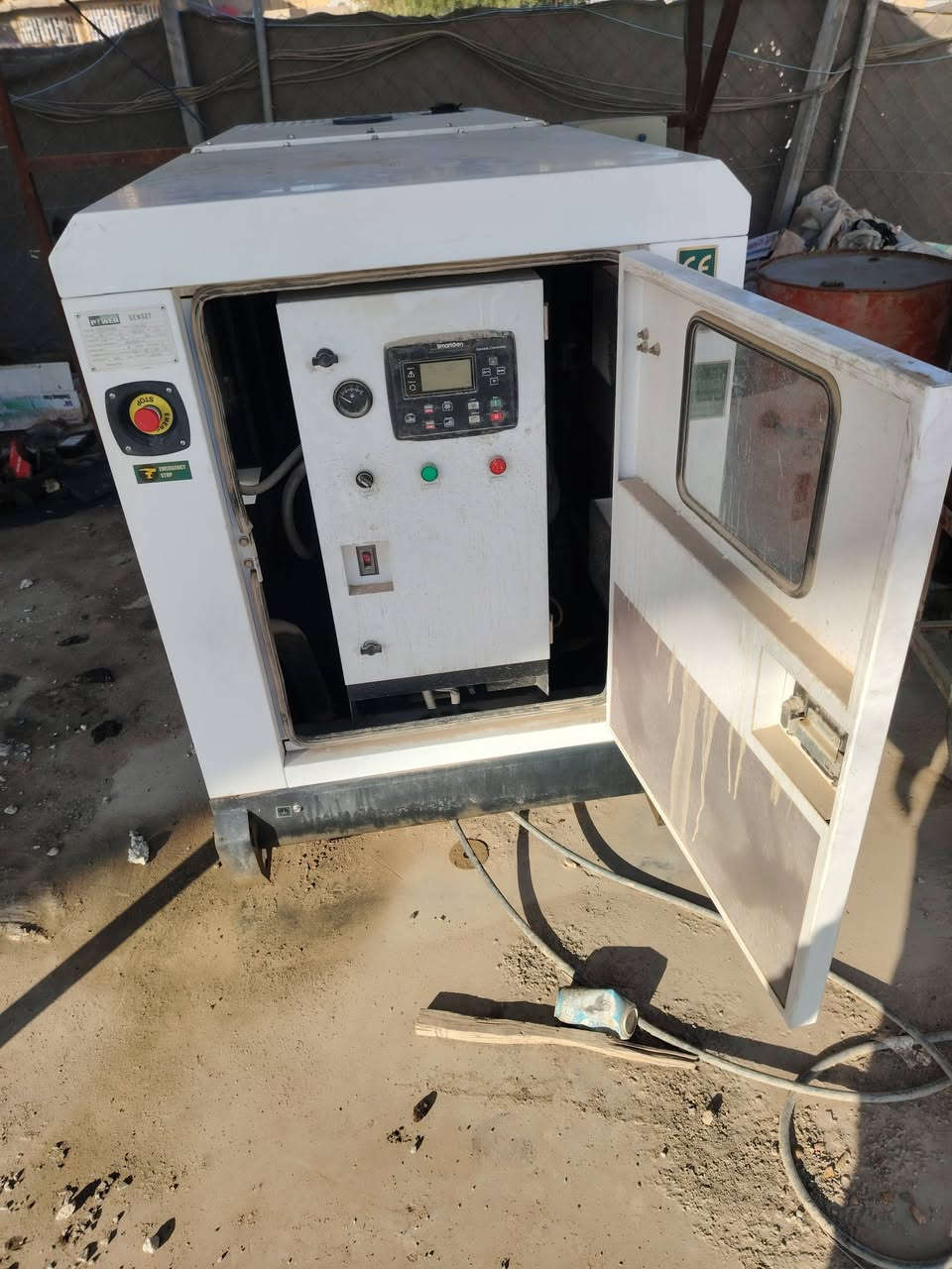 مولد بيركنز 50 kv  اربع سلندر عل فحص جديده تشغيل واطفاء ذاتي شاشه رقميه موجوده بالديوانيهه
السعر 55 $ مع المجال


**إذا كنت صاحب هذا الإعلان وتريد حذفه لأي سبب، رجاءا أرسل رسالة إلى الدعم الفني**